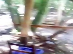 Disfruta mamando verga al caballo