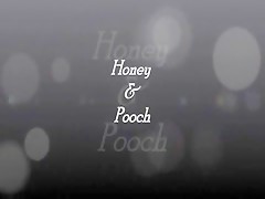 Chica coletas con cánido